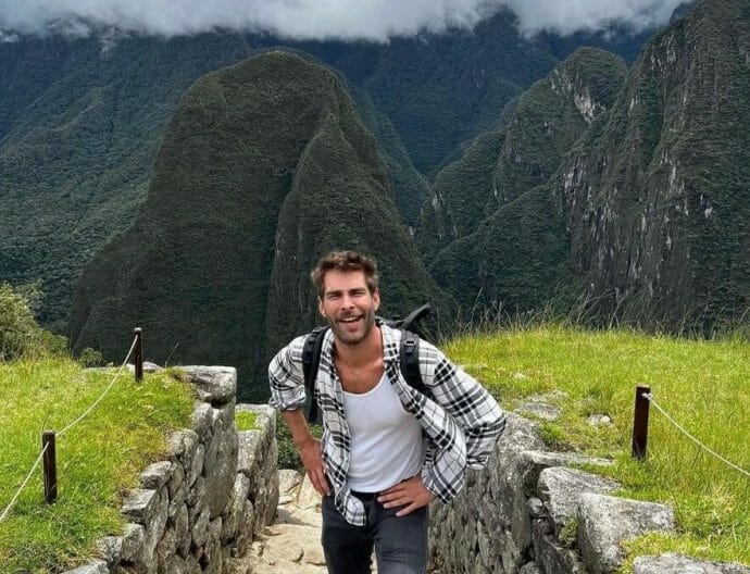 Jon Kortajarena frente a Valle Sagrado