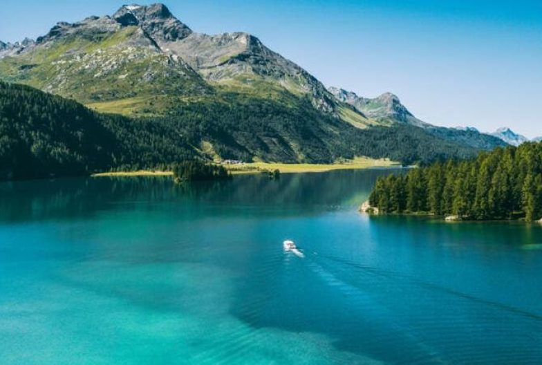 Engadin Lago barco Suiza