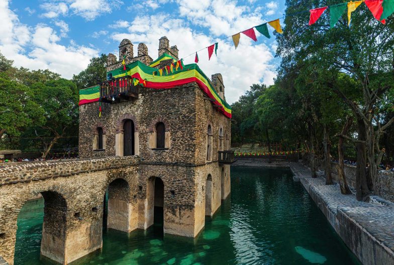 Vistas de puente con arcos Etiopia