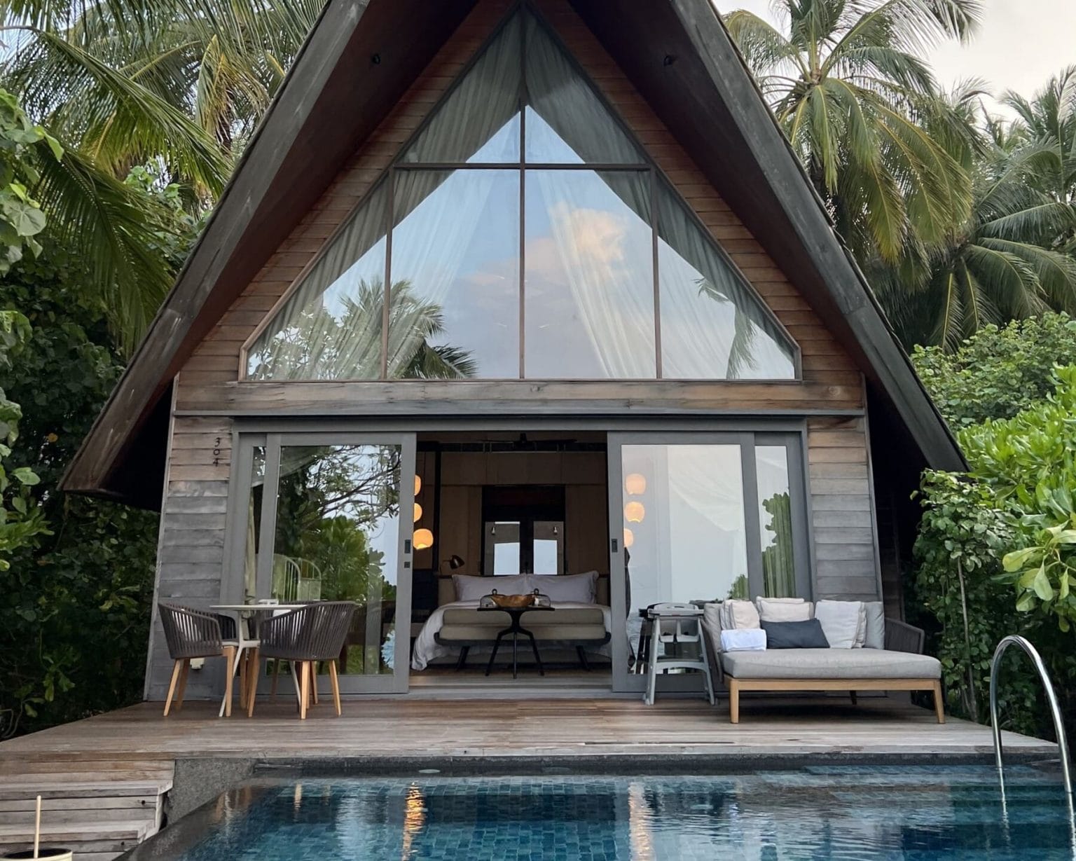 St. Regis Maldives Vommuli Resort Villa