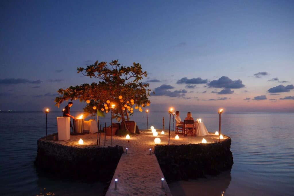 Cena privada bajo las estrellas en Maldivas